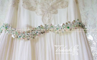 Faja con Pétalos Nacarados y Verde Pastel | Accesorios Trihada