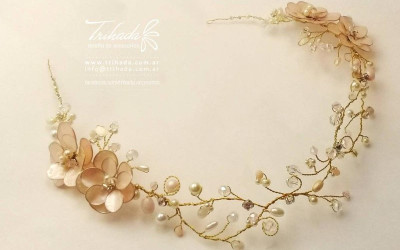 Accesorios para 15 Años: Tiaras y Tocados Artesanales para una Noche Inolvidable