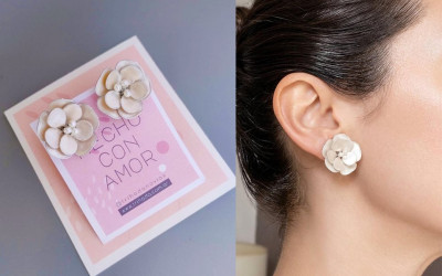 Aros medianos de flor de dos capas